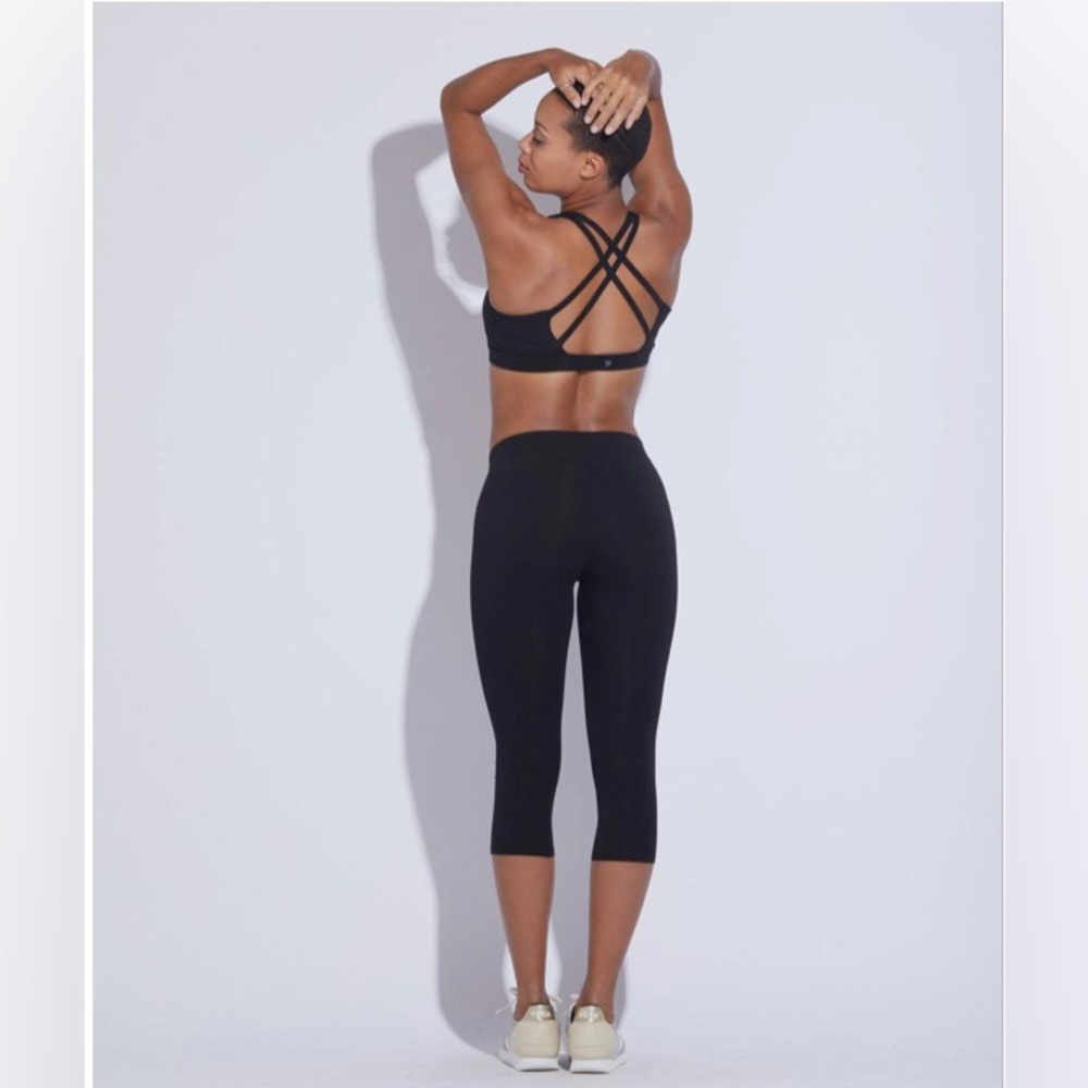 Pact Sustainable organic cotton crop legging! Black, size XS